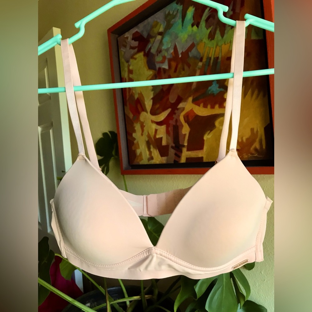Vince Camuto 34B Smooth Wireless Pink Lightly Padded Bra, Super Comfy + Soft!